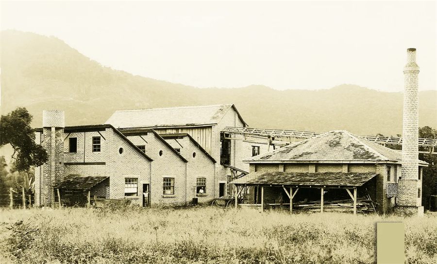 Fábrica do Grupo Duas Rodas na década de 1930